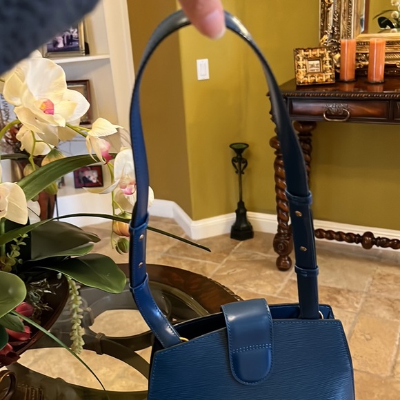 Louis Vuitton Epi Cluny Women's Shoulder Bag Toledo Blue - Excellent Condition - Picture 14 of 17